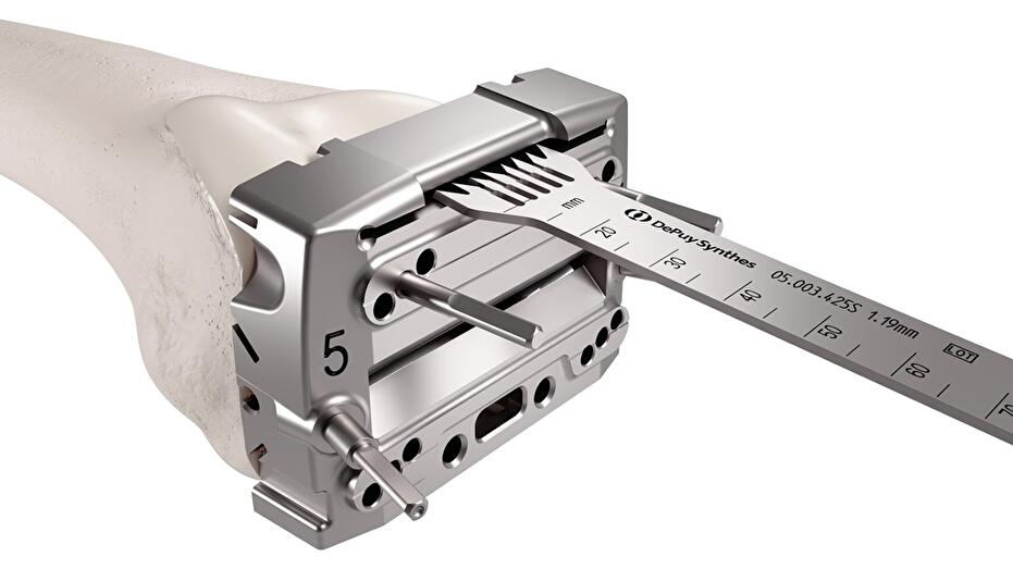 AcrionTM Saw Bade with Cutting Block
